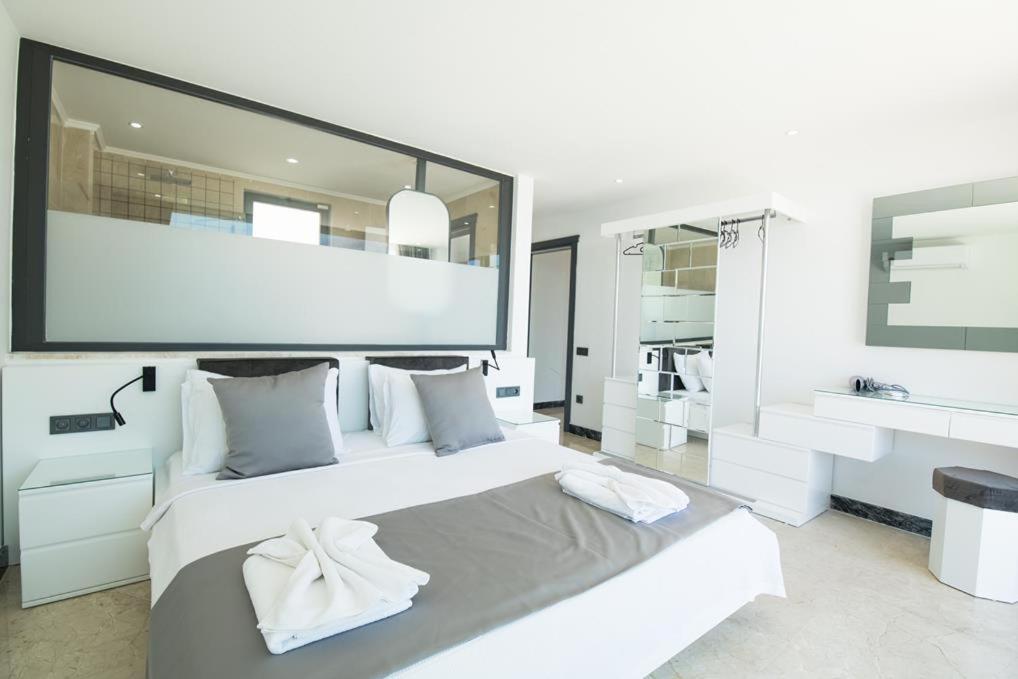 Villa Unlimited 2 Luxury 6 Bedroom Villa 카스 외부 사진