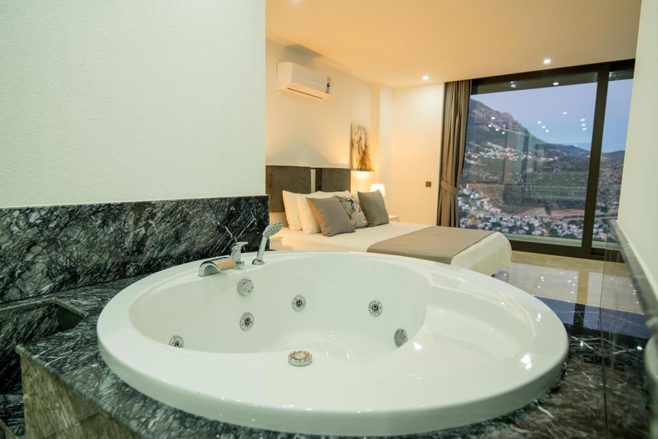 Villa Unlimited 2 Luxury 6 Bedroom Villa 카스 외부 사진